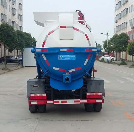 东风小多利卡5立方餐厨垃圾车