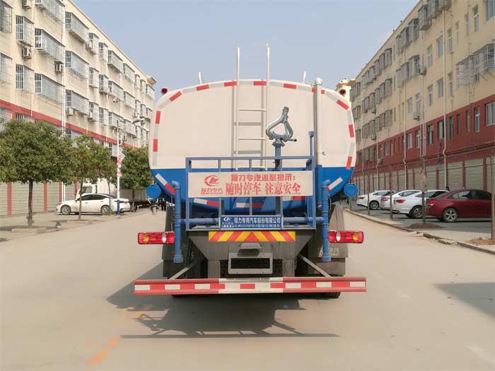 东风后双桥18.6方绿化喷洒车