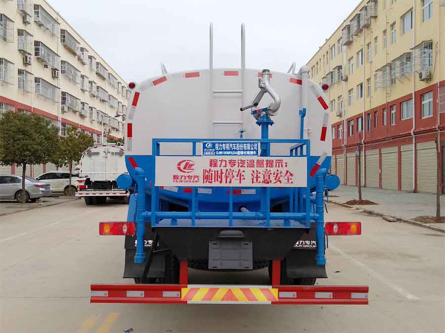 东风专底13.4方绿化喷洒车