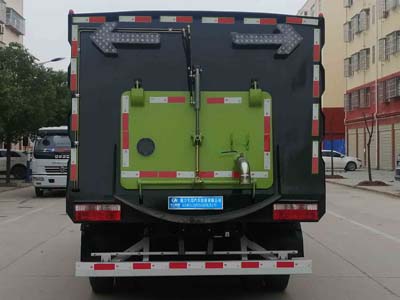东风多利卡洗扫车