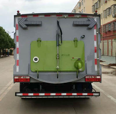 东风多利卡洗扫车