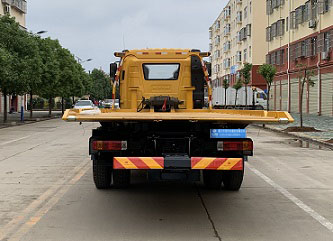 解放一拖二清障车（轴距5米8）