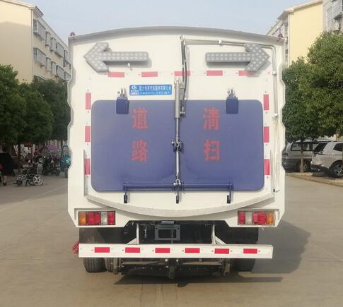 江铃单桥扫路车