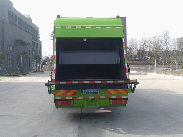 东风后双桥华神压缩式垃圾车