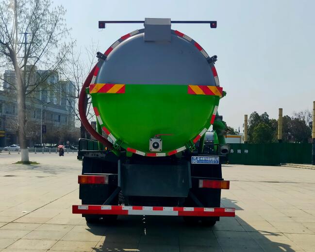 CLW5180GXWE6型吸污车